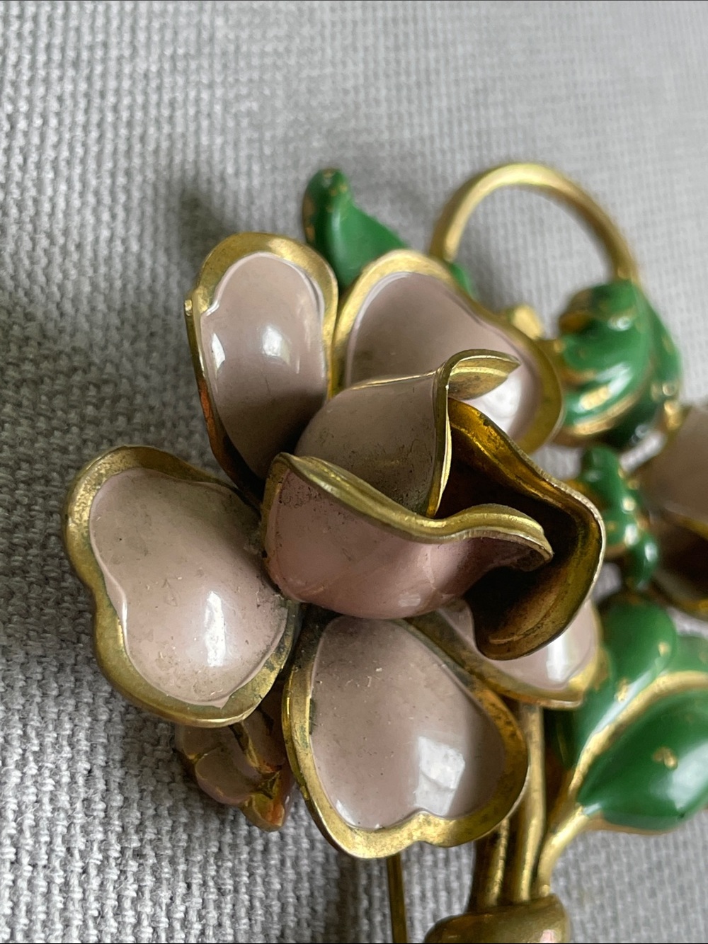 Vintage Metal Flower Brooch - Picture 3 of 5